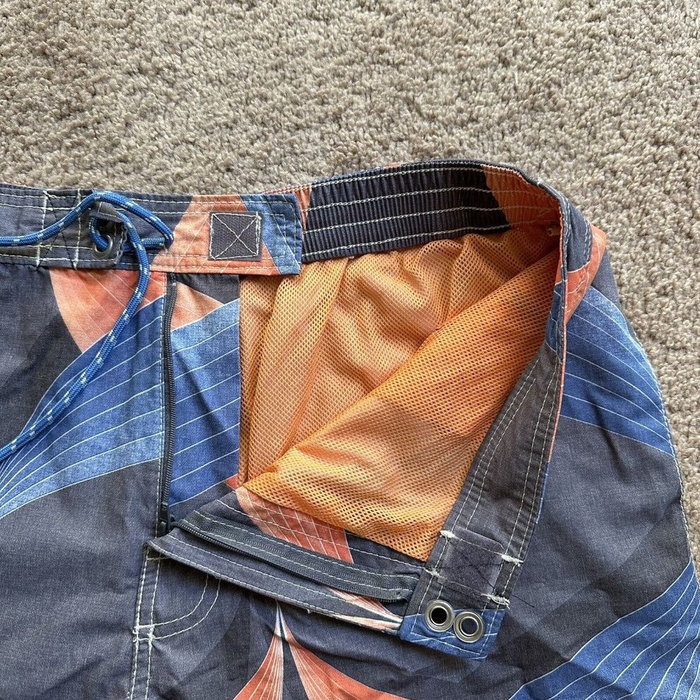 Tommy Bahama Swim Trunks Men's Large 34x8.5 Mesh Lined Board Shorts Drawstring - Picture 4 of 11